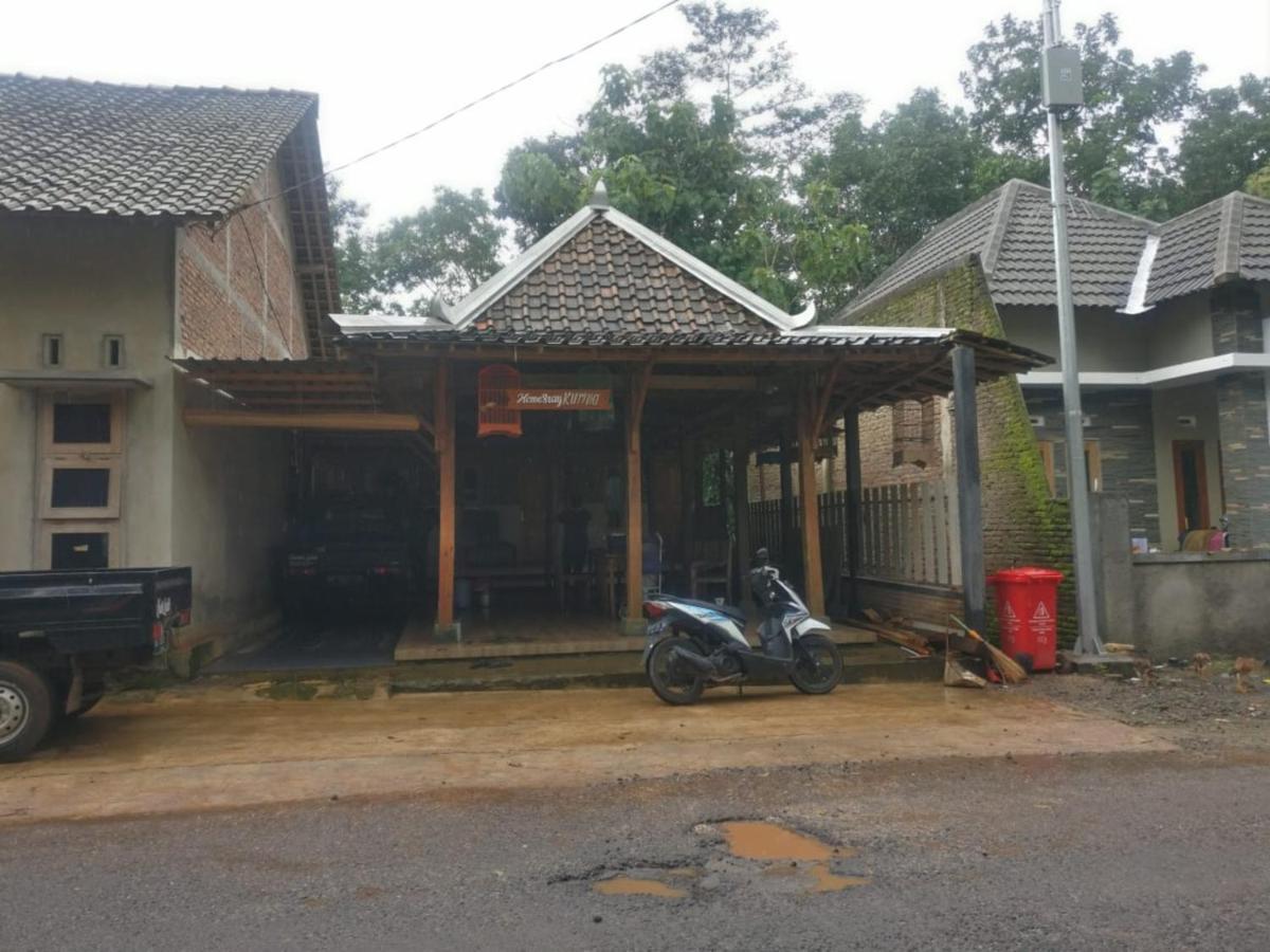 Homestay Kurnia Bantul Buitenkant foto